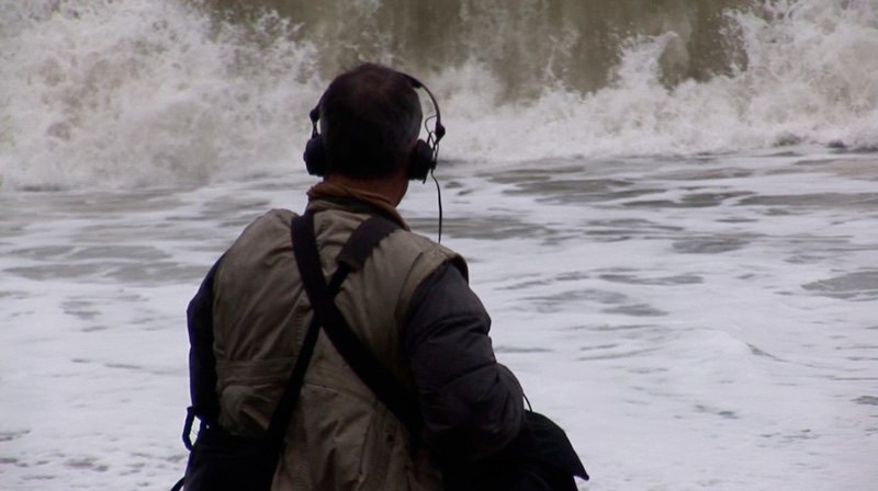 Gordon Hempton recording the surf.